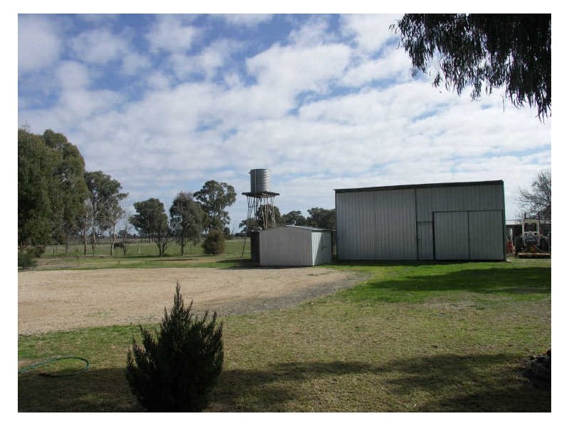 196 Hunter Road, Benalla VIC 3672
