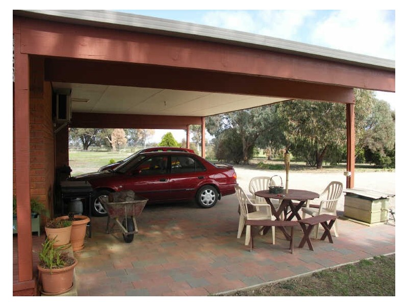 196 Hunter Road, Benalla VIC 3672