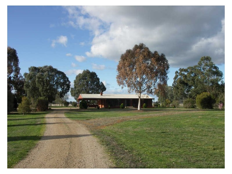 196 Hunter Road, Benalla VIC 3672