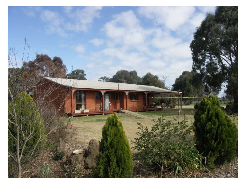 196 Hunter Road, Benalla VIC 3672