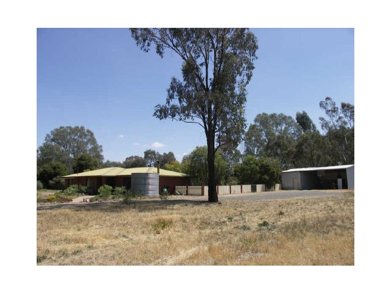 172 Basin Rd, Benalla VIC 3672