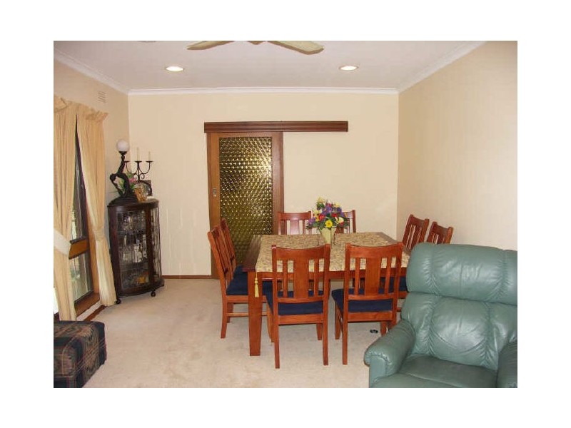 16 Charles Street, Benalla VIC 3672