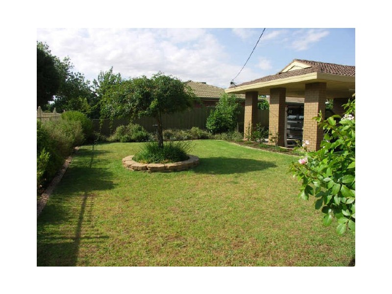 16 Charles Street, Benalla VIC 3672