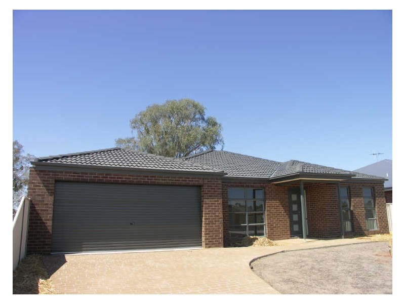 24 Fraser Street, Benalla VIC 3672