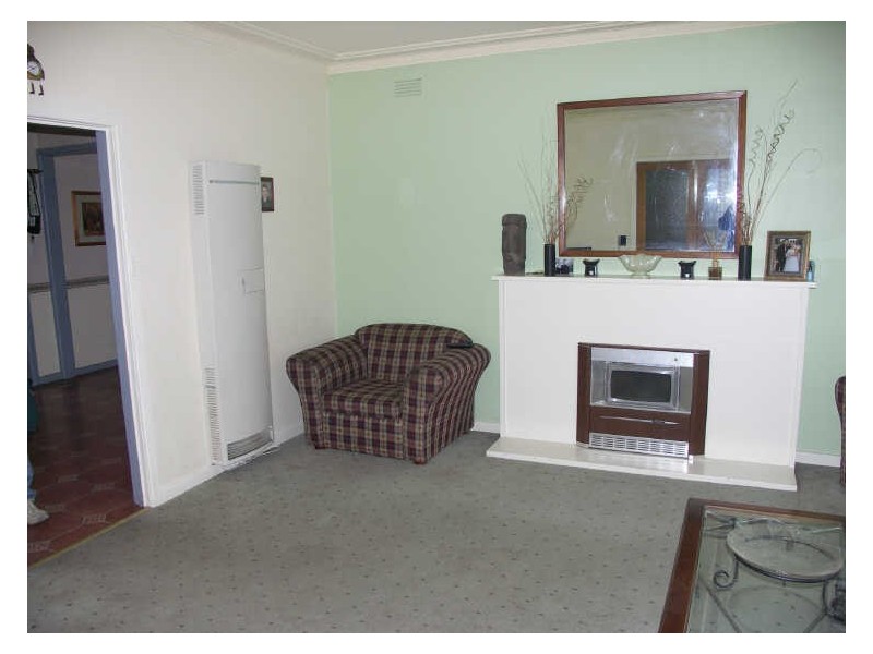 16 Amos Ave, Benalla VIC 3672