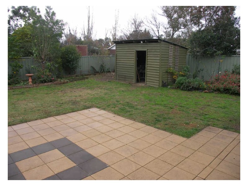 16 Amos Ave, Benalla VIC 3672