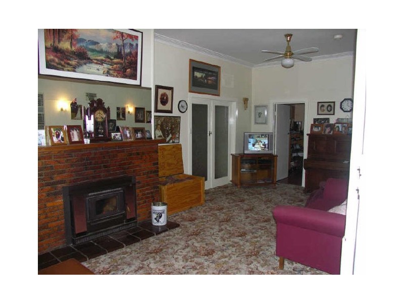 2 Meadows Avenue, Benalla VIC 3672