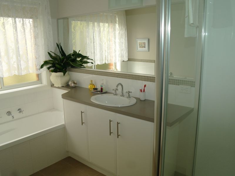 6 Schulz Street, Benalla VIC 3672