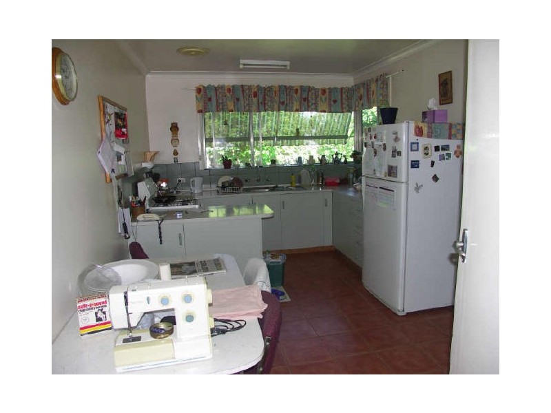 27 Helms Court, Benalla VIC 3672