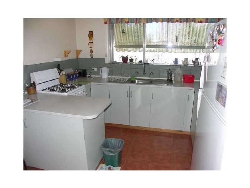 27 Helms Court, Benalla VIC 3672