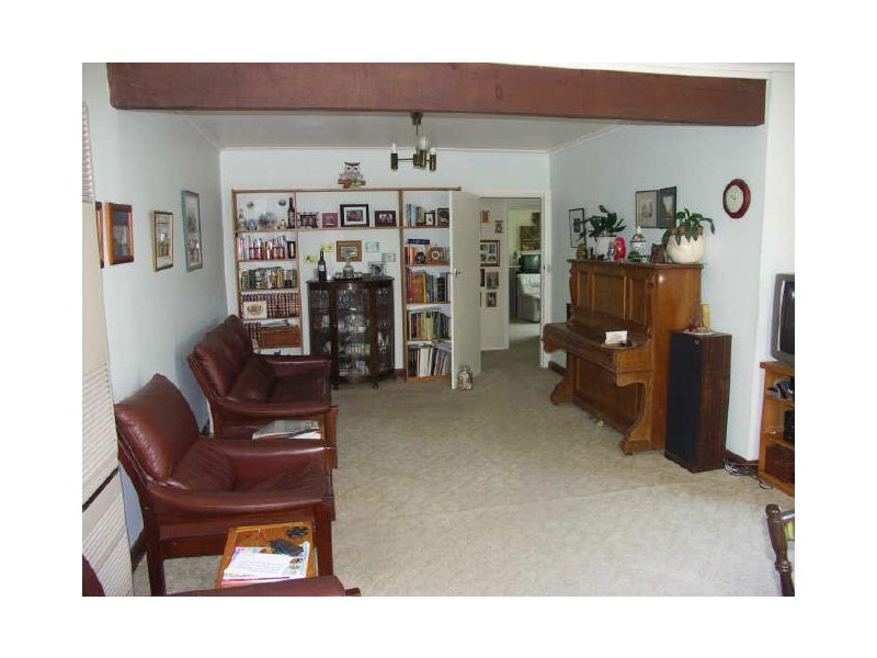 27 Helms Court, Benalla VIC 3672