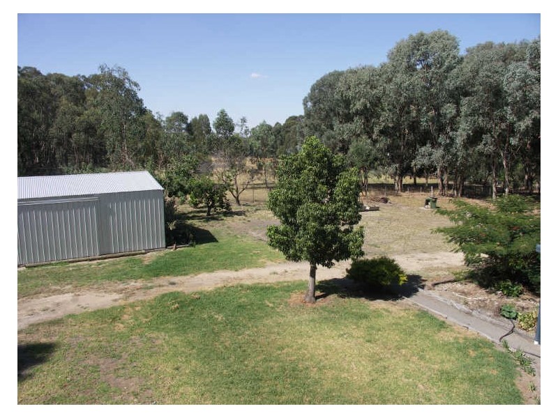 137 Tulley Road, Lima East VIC 3673