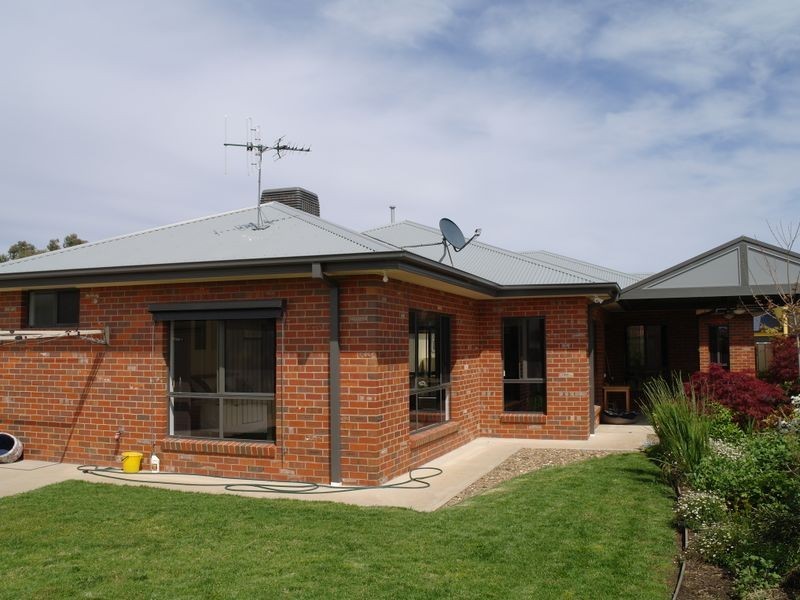 6 Green Court, Benalla VIC 3672