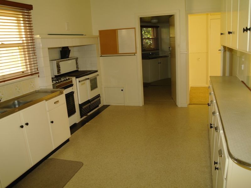 9 Harrison Avenue, Benalla VIC 3672