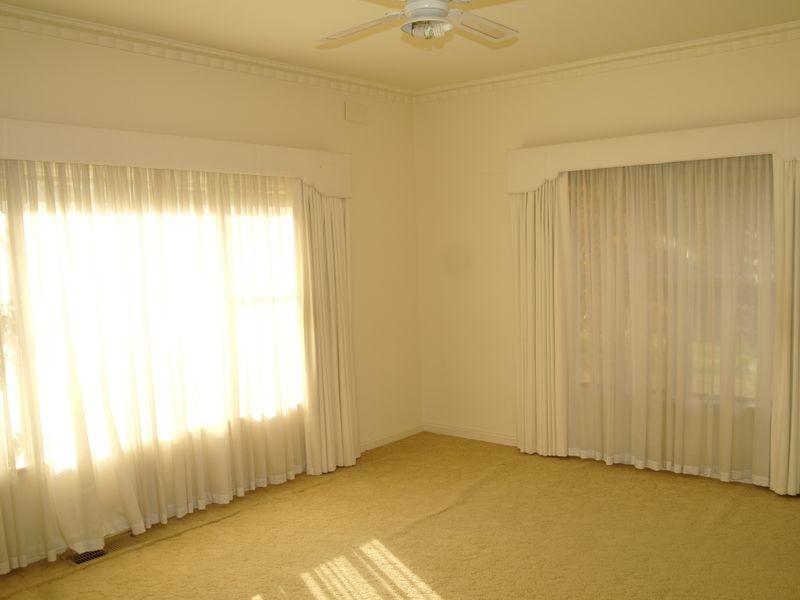 9 Harrison Avenue, Benalla VIC 3672