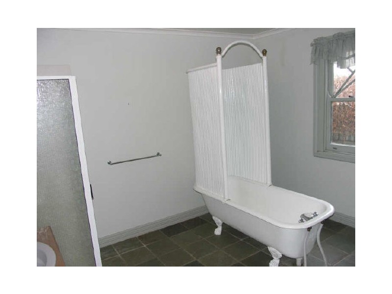 24 Smythe Street, Benalla VIC 3672