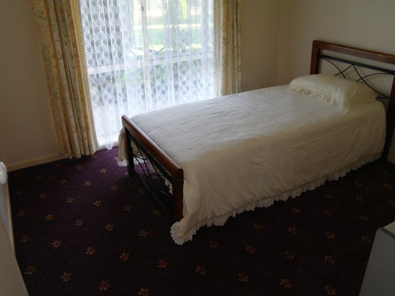 74 Willis Little Drive, Benalla VIC 3672