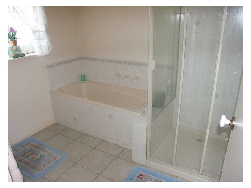 74 Willis Little Drive, Benalla VIC 3672