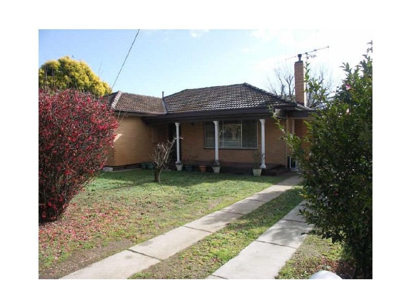 18 Monds Avenue, Benalla VIC 3672