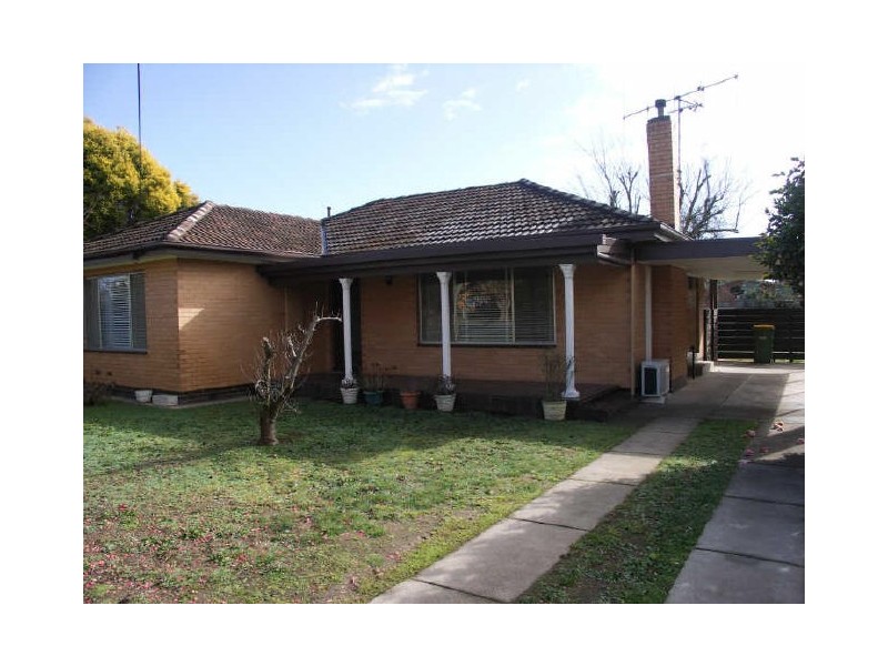 18 Monds Avenue, Benalla VIC 3672