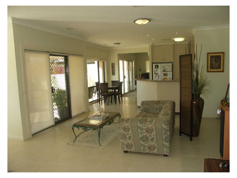 15 Shawbrook Avenue, Benalla VIC 3672