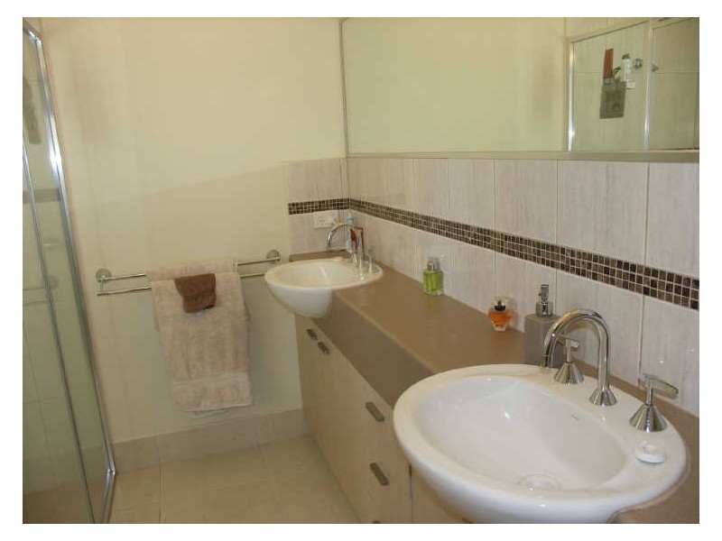 15 Shawbrook Avenue, Benalla VIC 3672