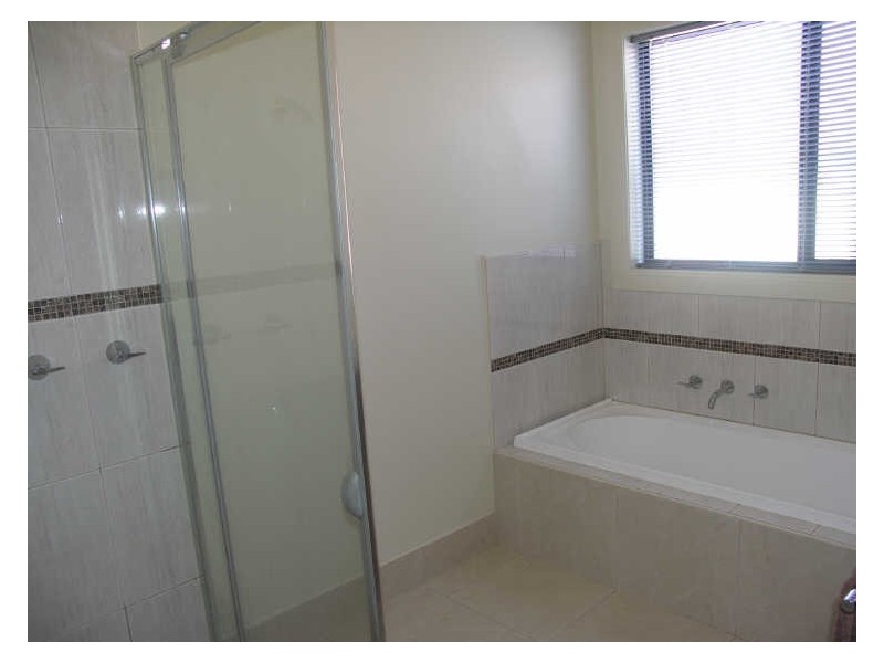 15 Shawbrook Avenue, Benalla VIC 3672