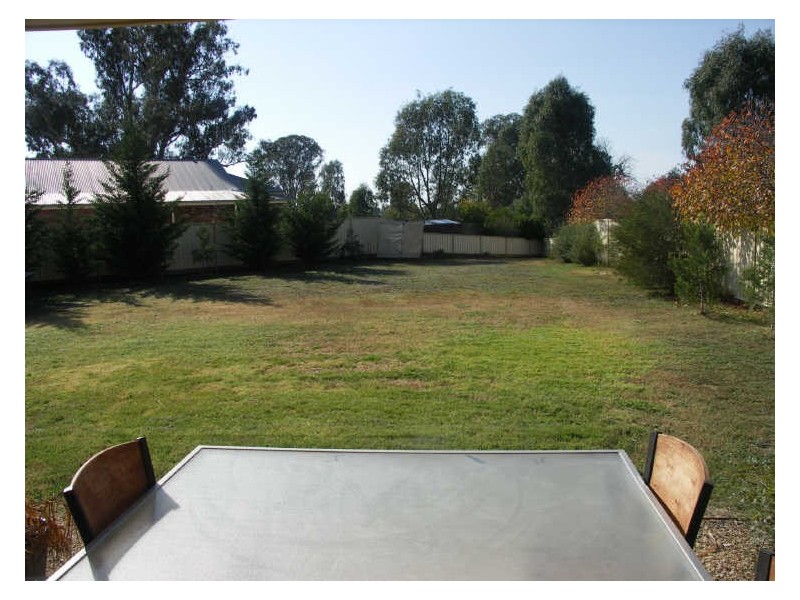 15 Shawbrook Avenue, Benalla VIC 3672