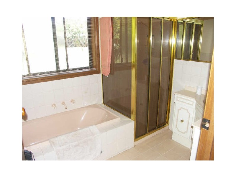 11 Statesman Drive, Benalla VIC 3672