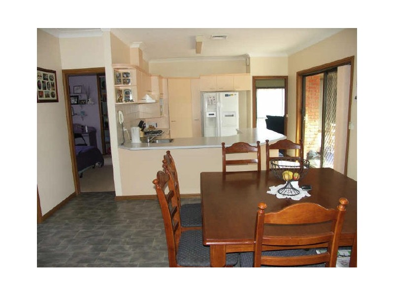 11 Statesman Drive, Benalla VIC 3672