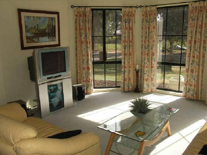 Plum Court, Benalla VIC 3672