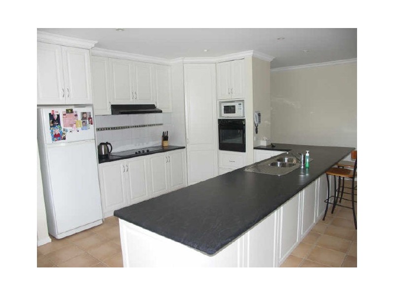 34 Olivers Road, Benalla VIC 3672