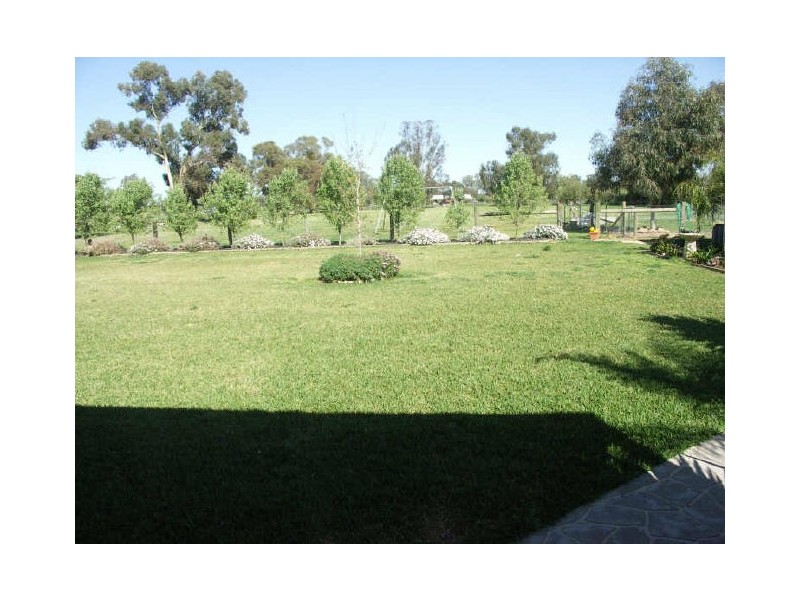 34 Olivers Road, Benalla VIC 3672