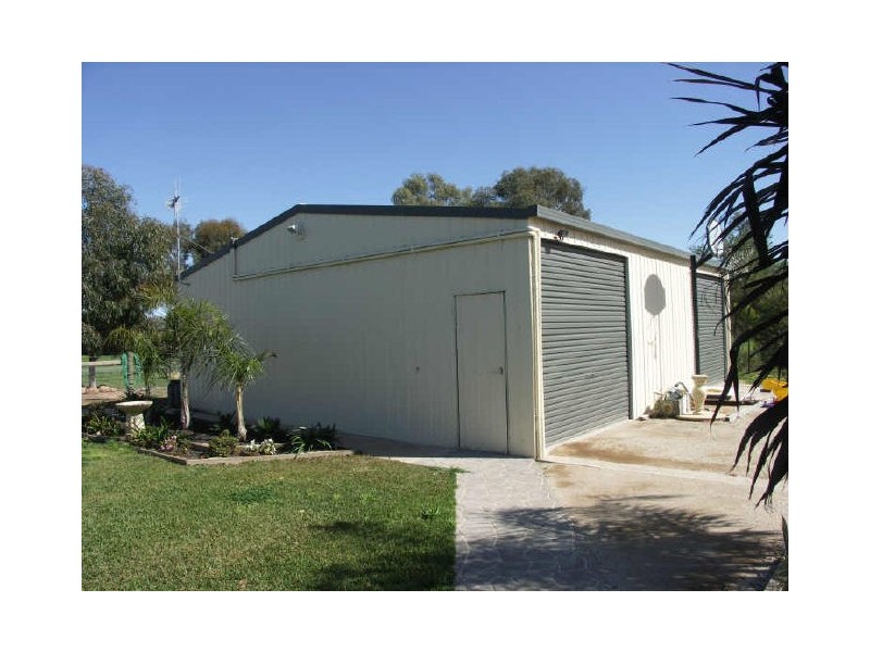 34 Olivers Road, Benalla VIC 3672