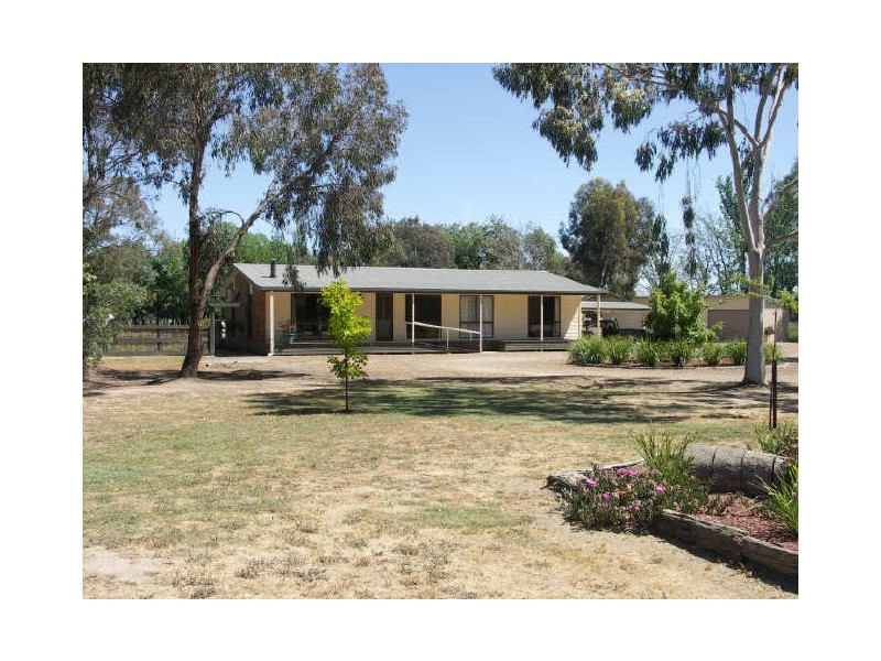 9 Plums Lane, Benalla VIC 3672