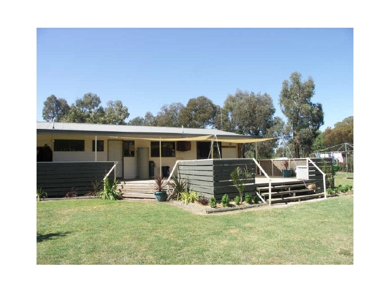 9 Plums Lane, Benalla VIC 3672