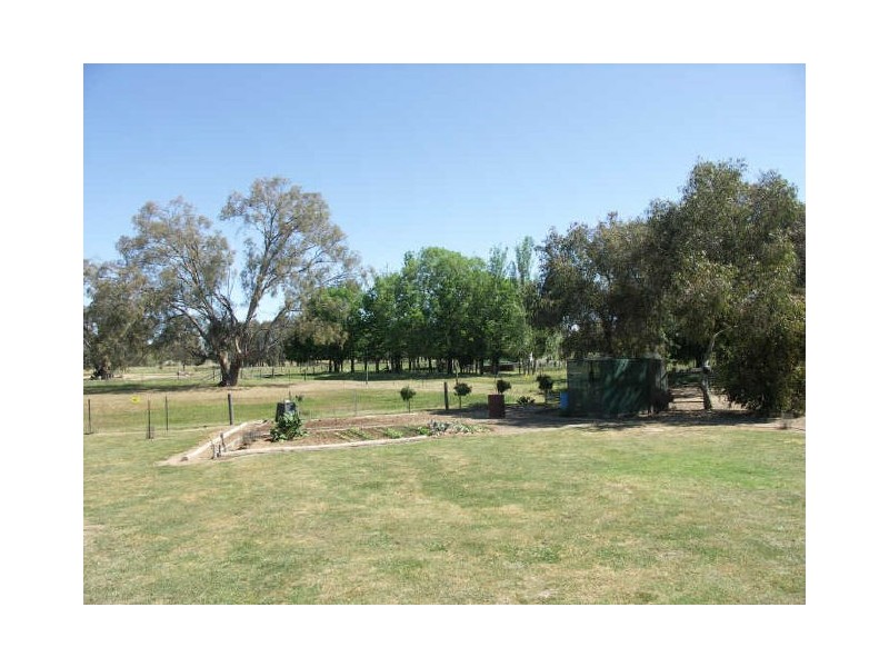 9 Plums Lane, Benalla VIC 3672