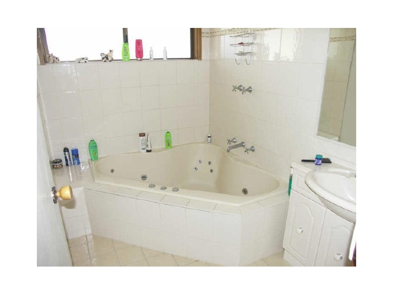 9 Plums Lane, Benalla VIC 3672