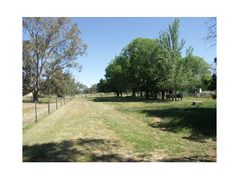 9 Plums Lane, Benalla VIC 3672