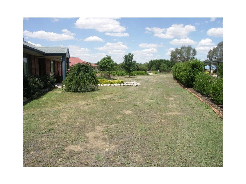 21 Noarana Drive, Benalla VIC 3672