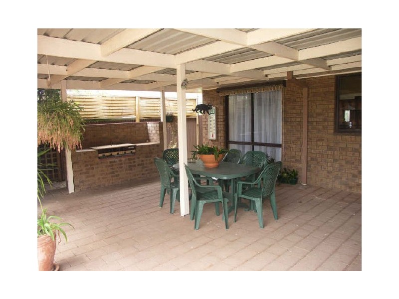 10 Royal Avenue, Benalla VIC 3672