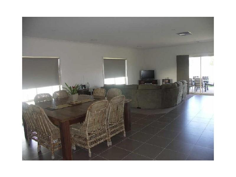 10 Weary Dunlop Drive, Benalla VIC 3672