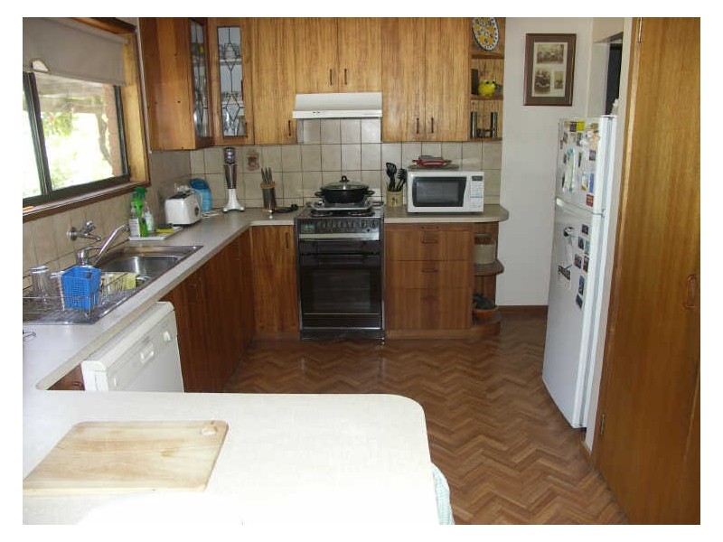 42 Racecourse Road, Benalla VIC 3672