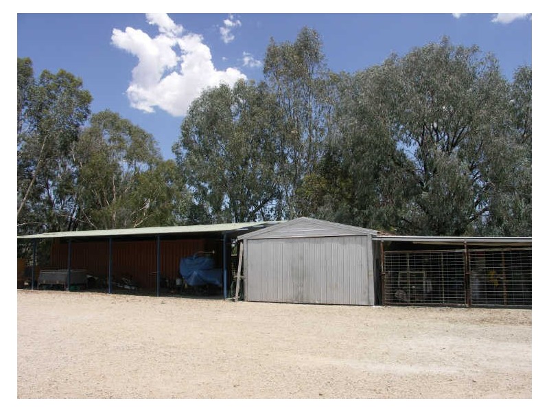 42 Racecourse Road, Benalla VIC 3672