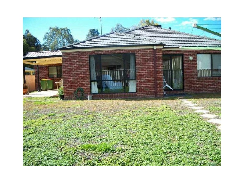 8 Plum Court, Benalla VIC 3672