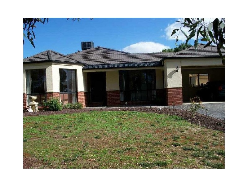 8 Plum Court, Benalla VIC 3672