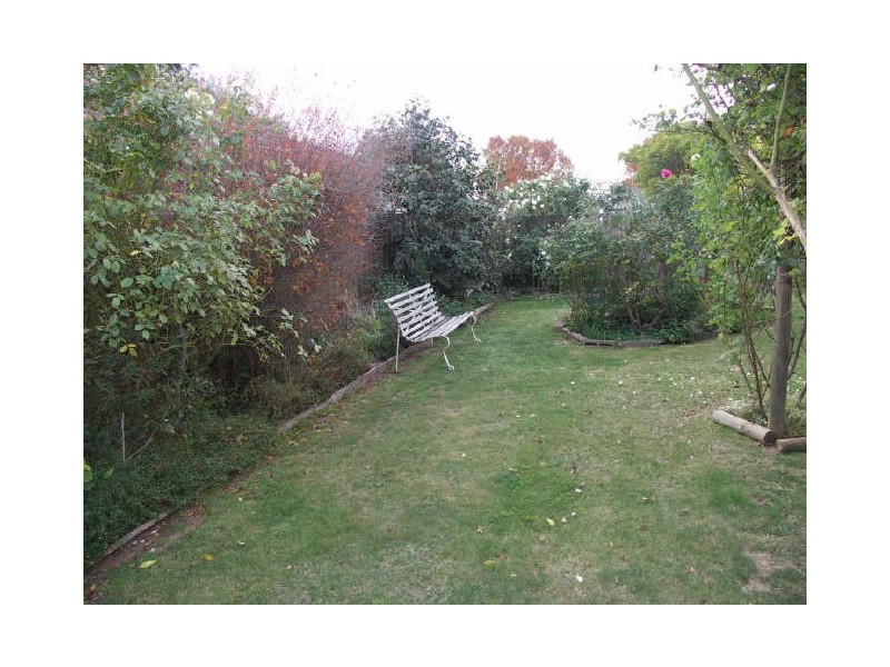 24 Monds Avenue, Benalla VIC 3672