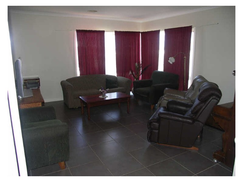 9 Heron Court, Benalla VIC 3672