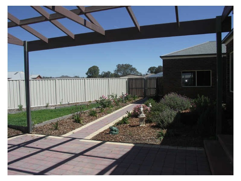 9 Heron Court, Benalla VIC 3672