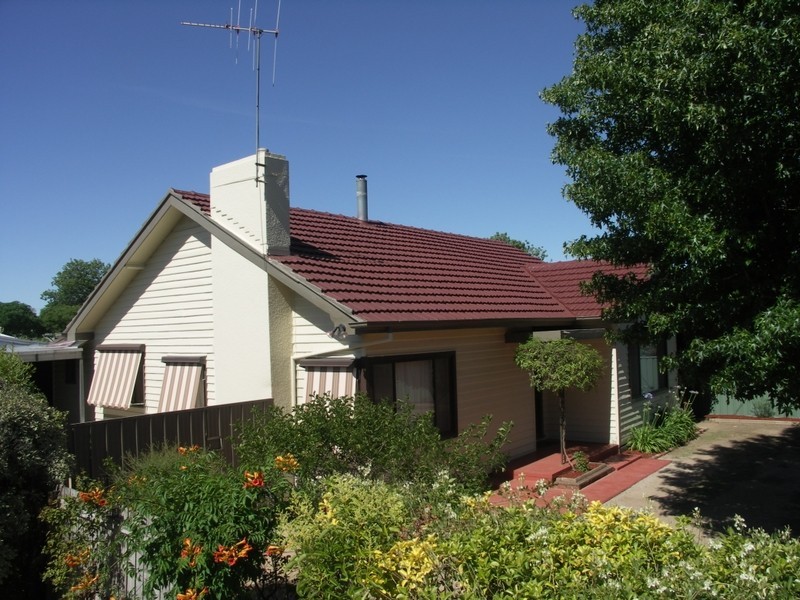 9 Perth Street, Benalla VIC 3672